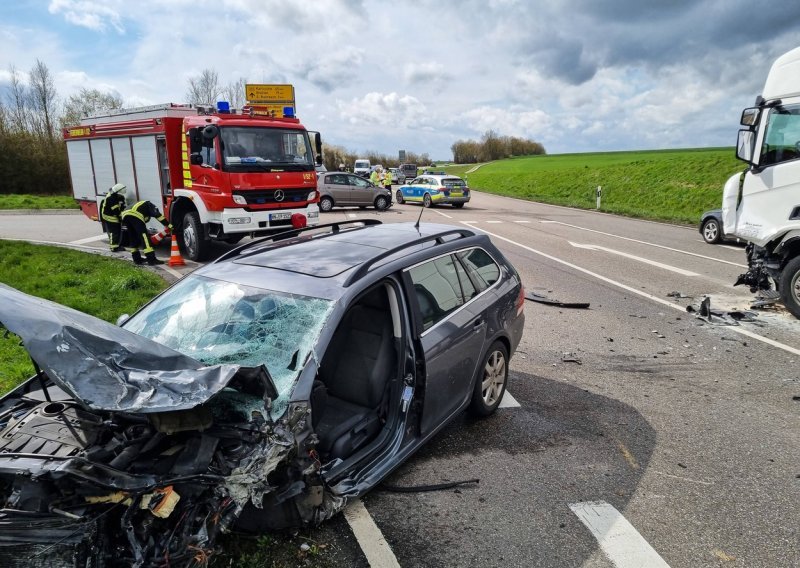 Stravična nesreća u Njemačkoj: Tri automobila izgorjela nakon sudara, sedmero poginulih