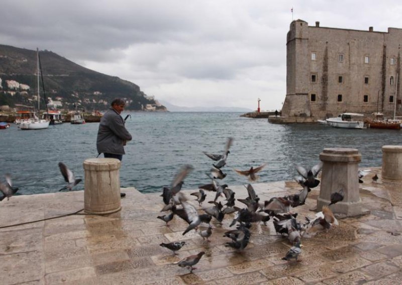 Dubrovčani ne smiju piti vodu iz slavina