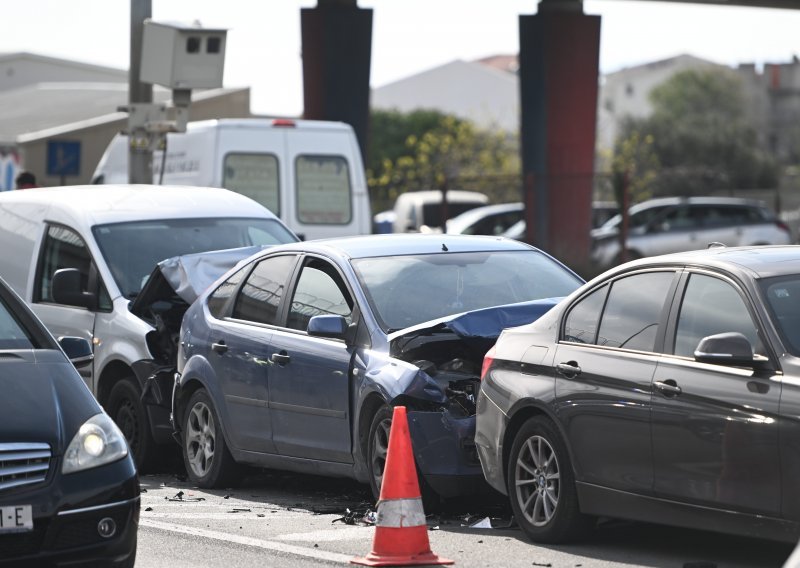 Lančani sudar šest vozila u Splitu