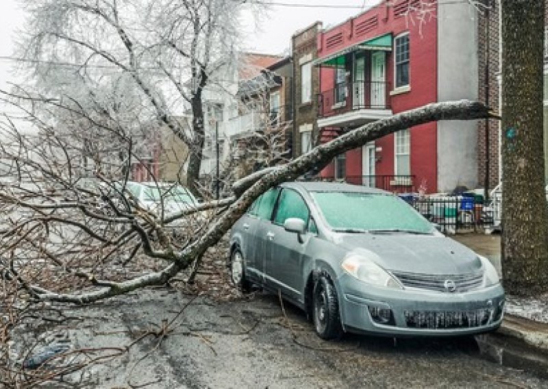 Ledena oluja okovala Kanadu, više od milijun Kanađana bez struje