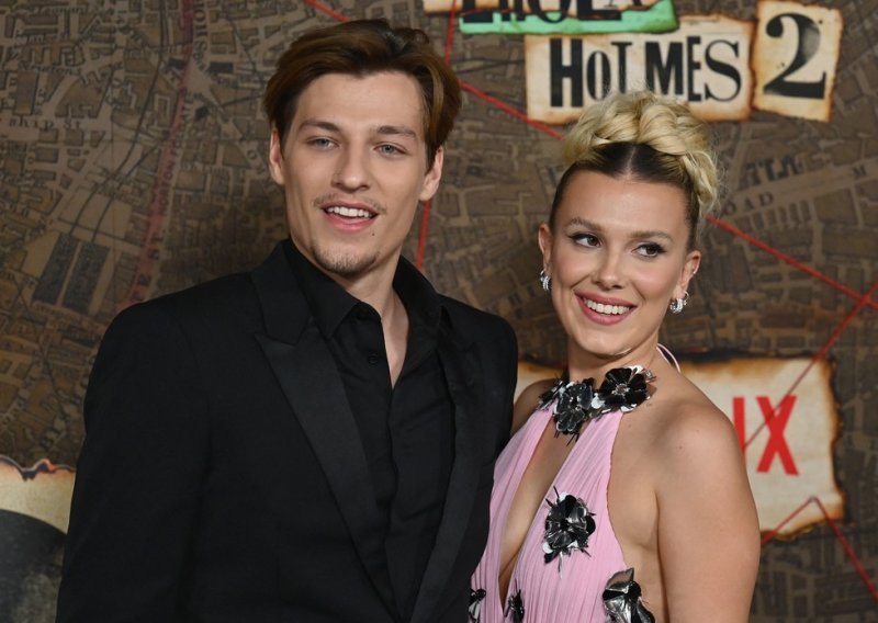 Obožavatelji pronašli zamjerku u zarukama Millie Bobby Brown i sina Jon Bon Jovija