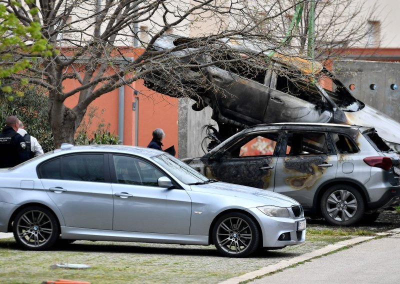 Doznalo se tko je zapalio automobile na Cresu: Radi o rabijatnom umirovljeniku