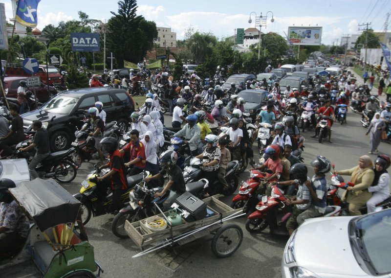 Niz jakih potresa trese Indoneziju!