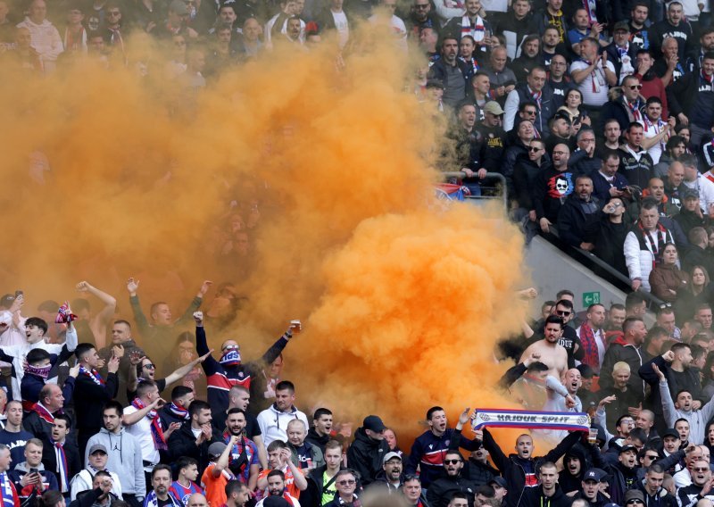 Pogledajte kako je Torcida 'počastila' svoje junake, mlade igrače Hajduka