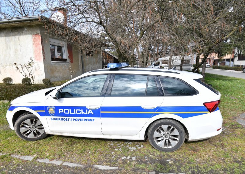 Starija biciklistica poginula u naletu automobila