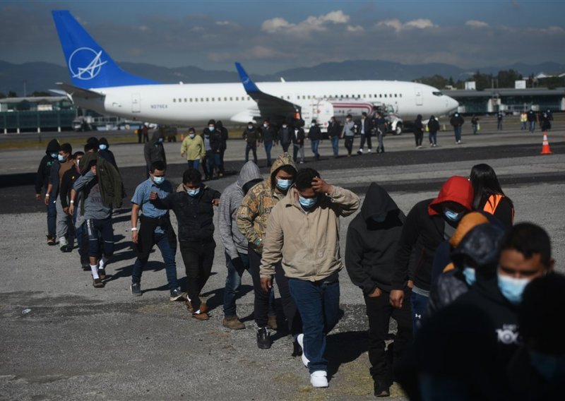Prvi američki deportacijski let za Kubu od 2020.