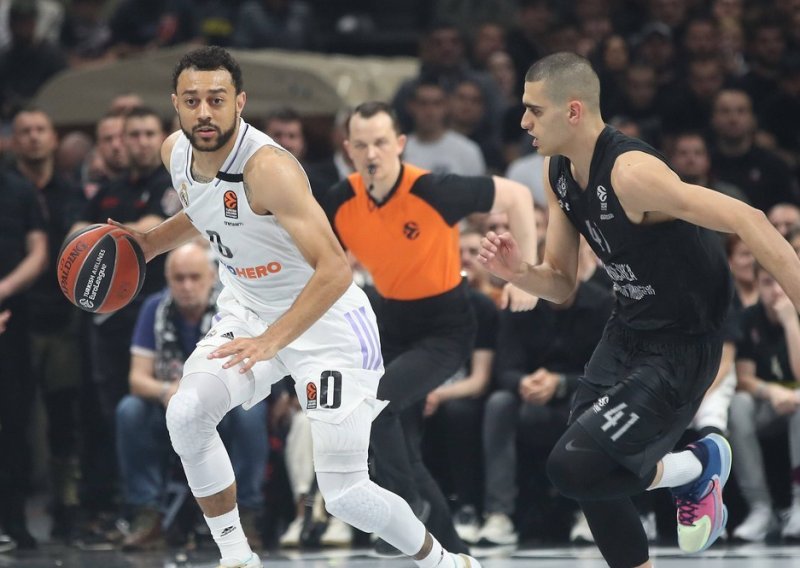 Bizarna situacija u Beogradu na utakmici Partizan - Real. Ovo se rijetko viđa