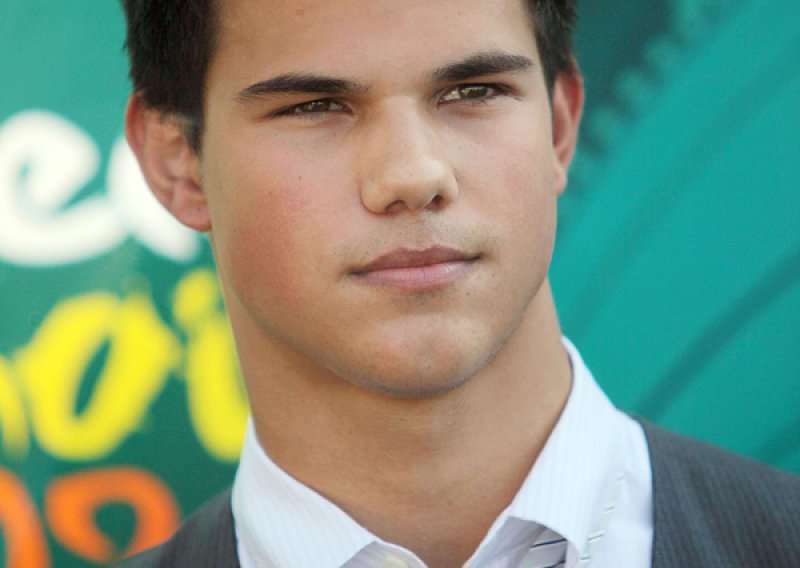 Taylor Lautner u zatvoru