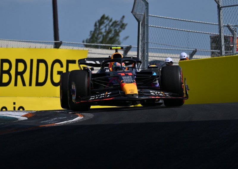 Perezu 'pole position', Leclerc se zabio u zid, Verstappen i Hamilton daleko od vrha