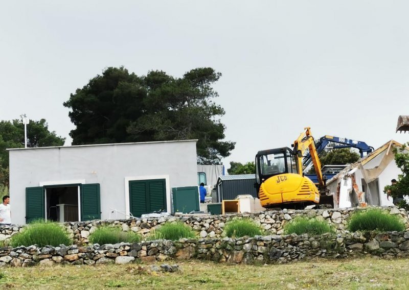 Bageri rade i u Dalmaciji: Srušene prve dvije kuće na Braču, doznali smo što je još na udaru