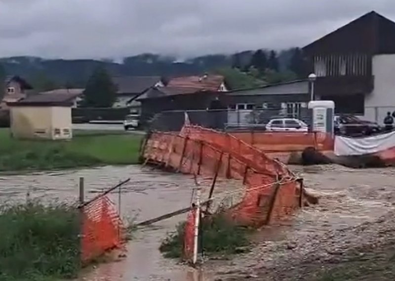 Zagorje u problemima zbog obilnih padalina, voda odnijela most u Donjoj Stubici