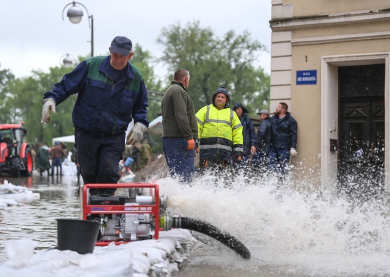 Vodostaj Une stagnira, u Karlovačkoj županiji stanje ozbiljno, ali pod kontrolom