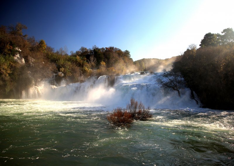 Zatvoreni Skradinski buk i Roški slap s kojih stižu čudesni prizori