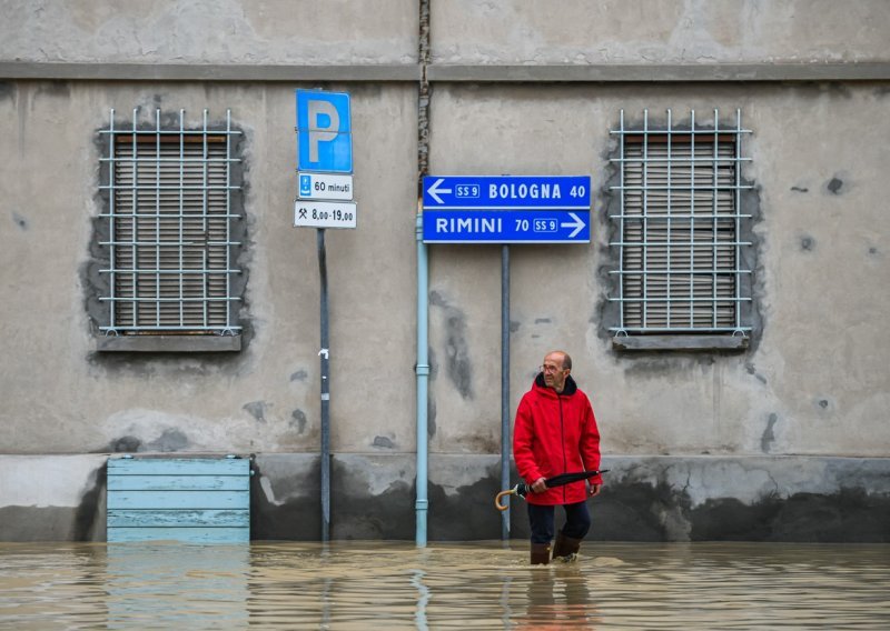 Pale nikad viđene količine kiše: Najmanje osam mrtvih u poplavama u Italiji