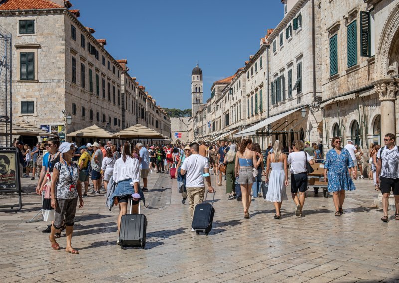 Lagano spremajte kišobrane jer nam vrlo skoro stižu ljetne temperature