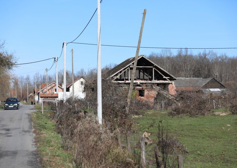 Majske Poljane i dalje bez javne rasvjete. Možda dođe na četvrtu obljetnicu potresa