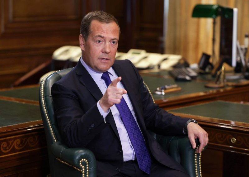 Medvedev: Britanski dužnosnici koji pomažu Ukrajini su 'legitimna meta'