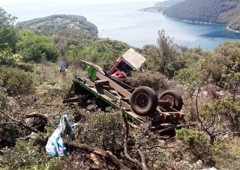 Raste broj ozlijeđenih maturanata kod Labina, vozio je maloljetnik