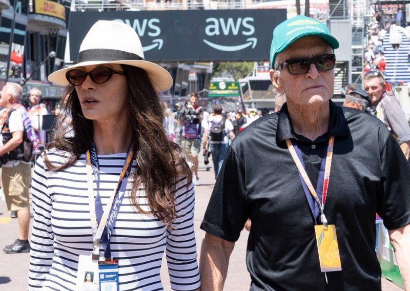 Catherine Zeta-Jones i Michael Douglas u casual izdanju stigli u Monaco