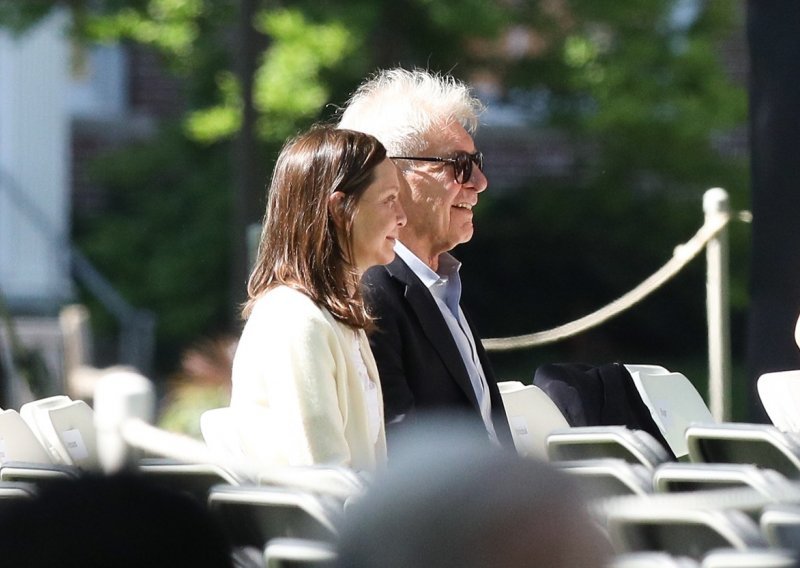 Harrison Ford i Calista Flockhart blistali od ponosa na promociji 22-godišnjeg sina