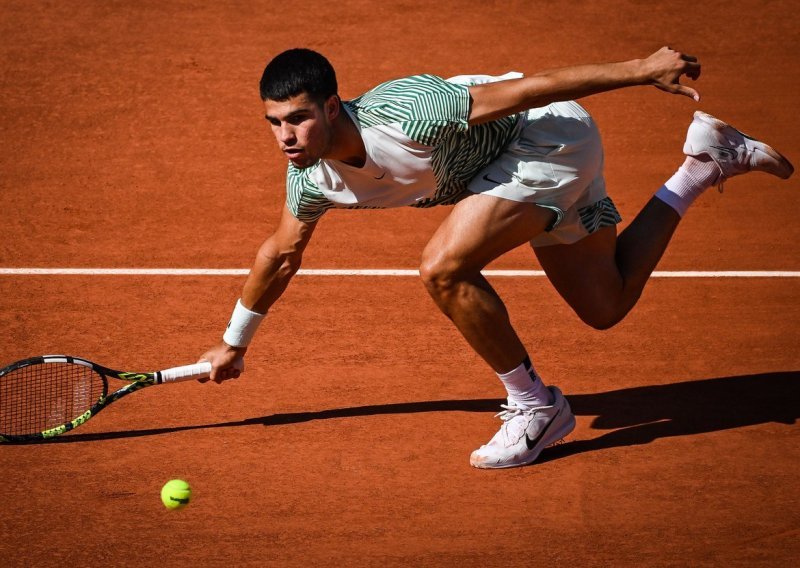 Carlos Alcaraz izgubio set, a onda 'pomeo' Japanca; ispao Stan Wawrinka