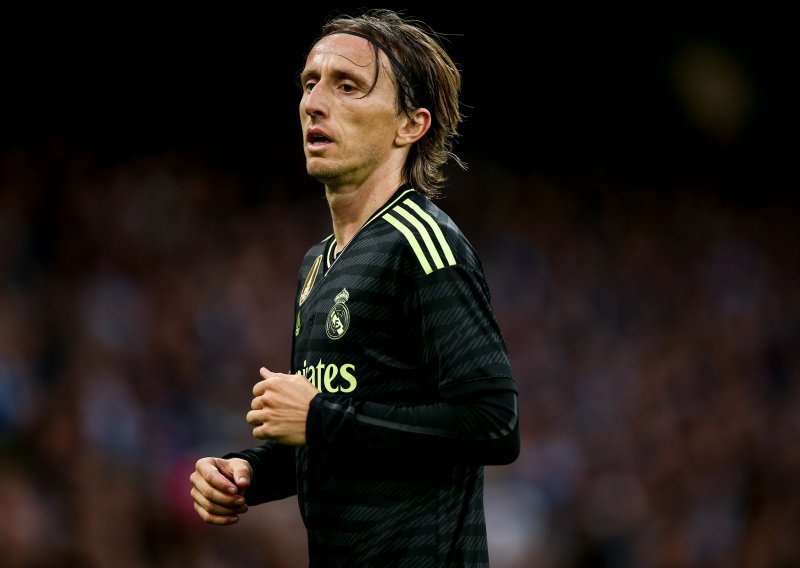 Modrić tražio od Reala da ga pusti? Navodno ima enormnu ponudu, a oglasio se i klub