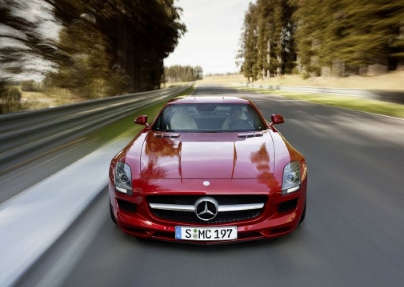 Mercedesov SLS AMG trebao je biti Dodge Viper