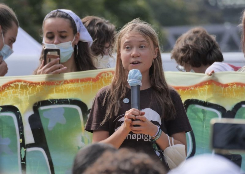 Greta Thunberg: Danas sam maturirala, što znači da više neću moći štrajkati u školi za klimu