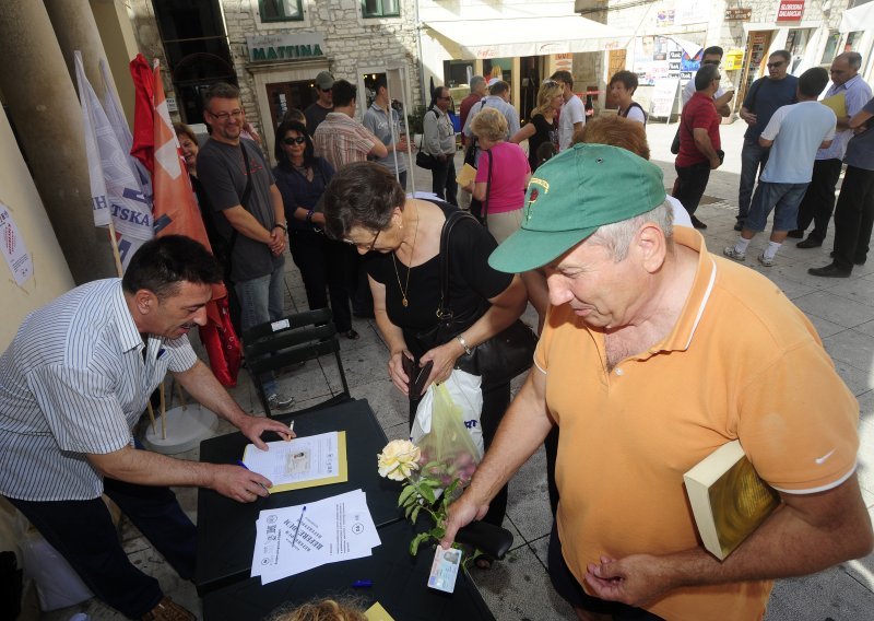 Još samo 15.000 potpisa i imamo referendum!