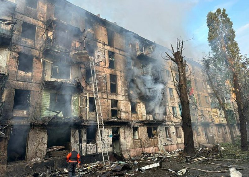 Rusi pokrenuli 'masivni raketni' napad na rodni grad Zelenskog