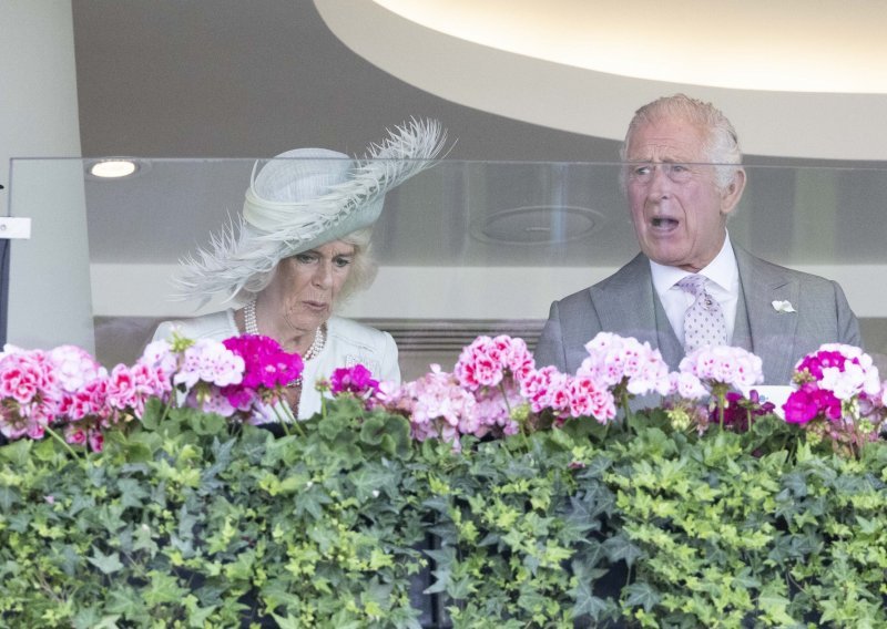 Charles i Camilla se rasplakali nakon pobjede u Ascotu