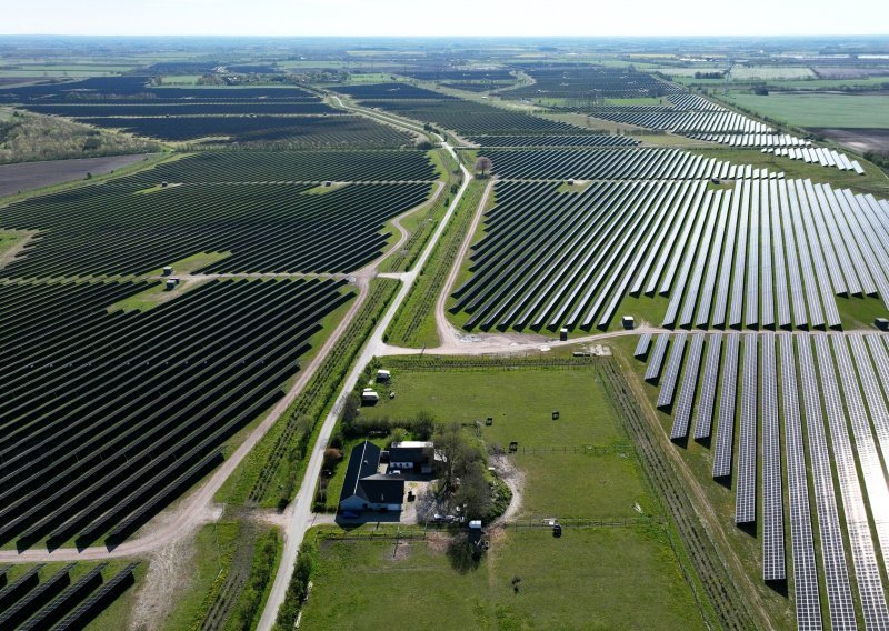 Solarni paneli kojima je prošao rok trajanja nova su ekološka bomba: Što s njima?