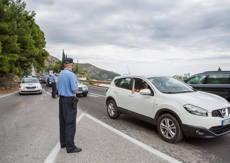 Proteklog vikenda 2225 vozača uhvaćeno je u prekoračenju brzine. Rekorder je vozio 219 km/h