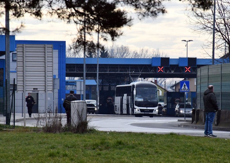 Frekventan granični prijelaz s BiH zatvoren za međunarodni promet, Bihać negoduje