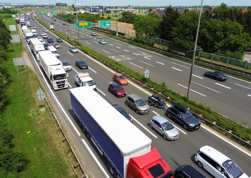 Gužve prema moru nemoguće je izbjeći, no HAK ipak savjetuje kada je najbolje krenuti