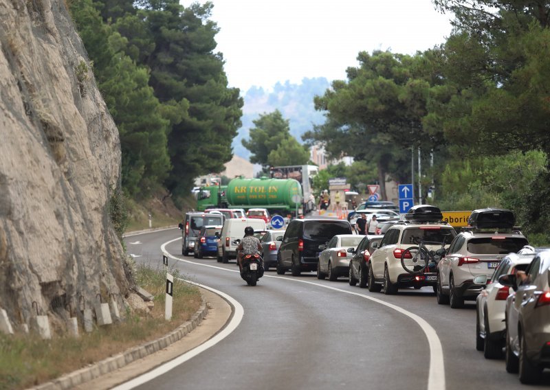 Nesreće na autocestama A1 i A7, promet i dalje pojačan, kolone kilometarske