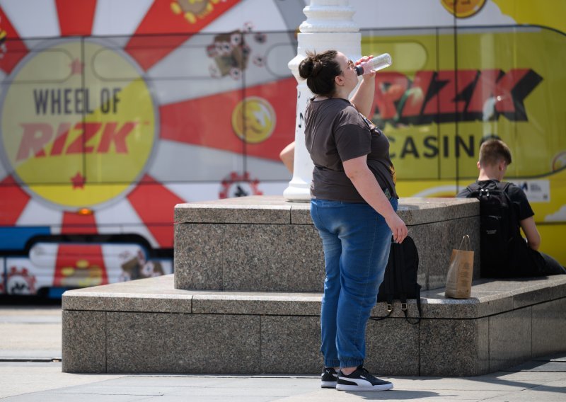 Alo, srećkovići, ne treba vam eurođekpot! Brojke ne lažu