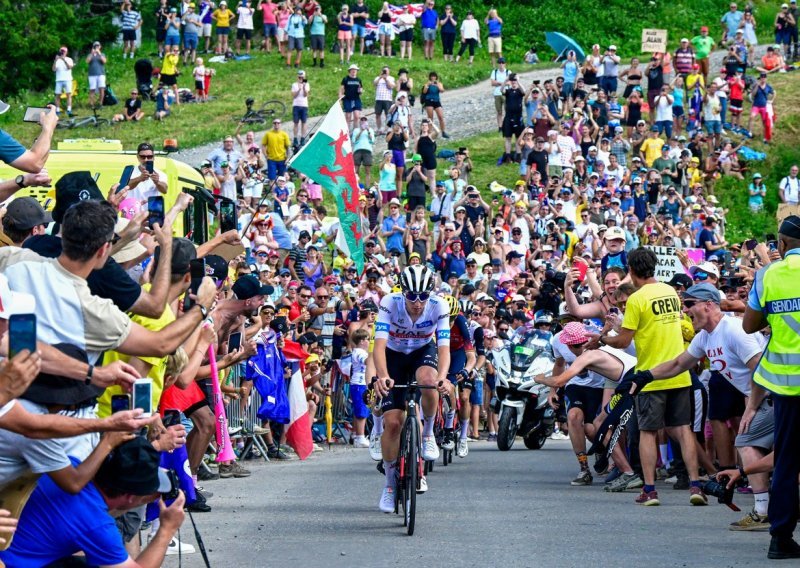 Neviđeni skandal na Touru završio kaznom za motocikliste. Svi se pitaju što im je bilo