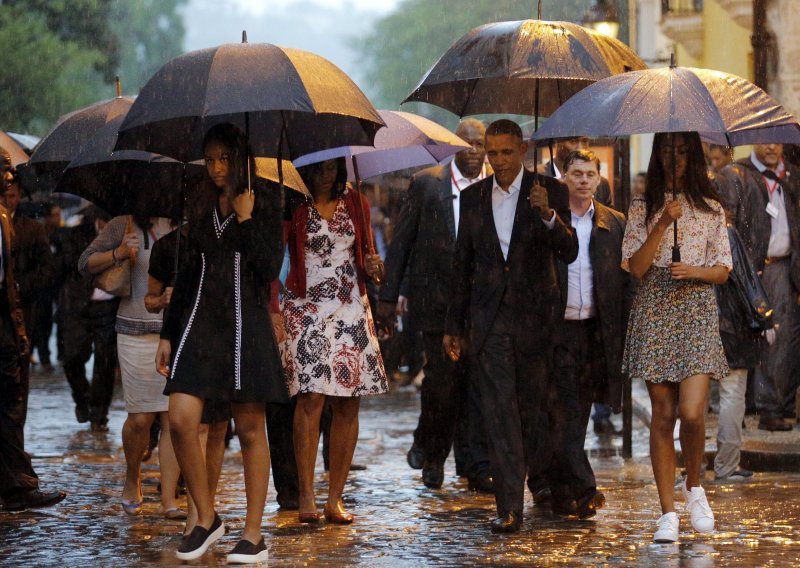 Obama stigao na Kubu u povijesni posjet