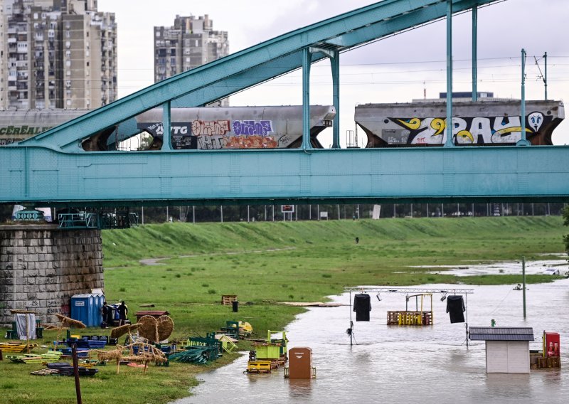 Sava se izlila iz korita i potopila pozornicu Green River Festa