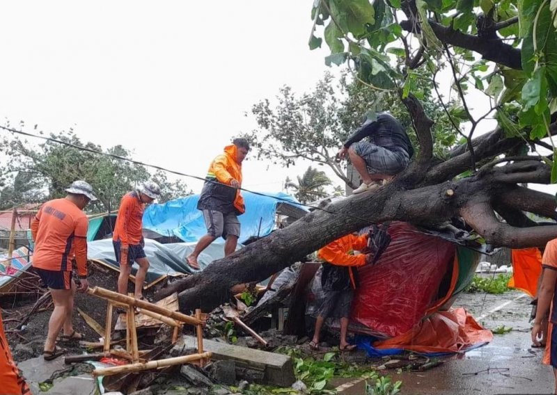 Supertajfun Doksuri poharao Filipine i ubio 25 osoba, a sada ide prema Kini