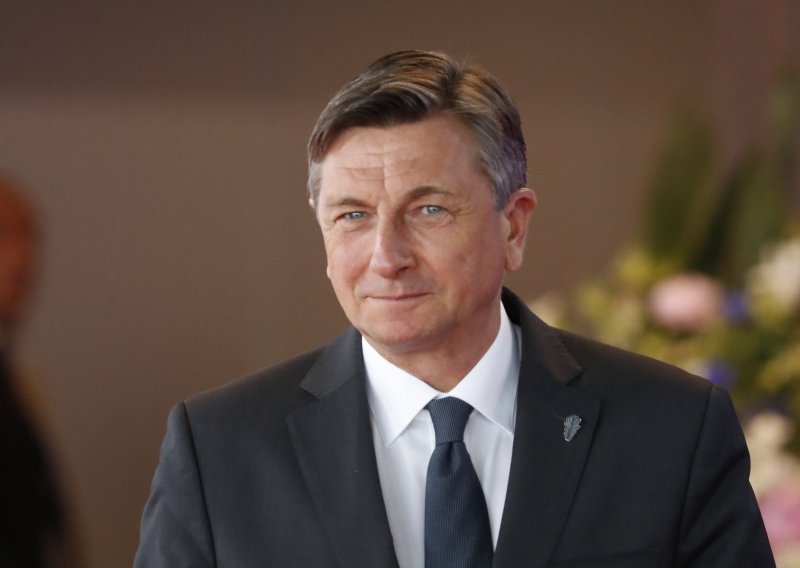 Borut Pahor uspio vratiti hakirani profil na Instagramu, neke objave ipak nije