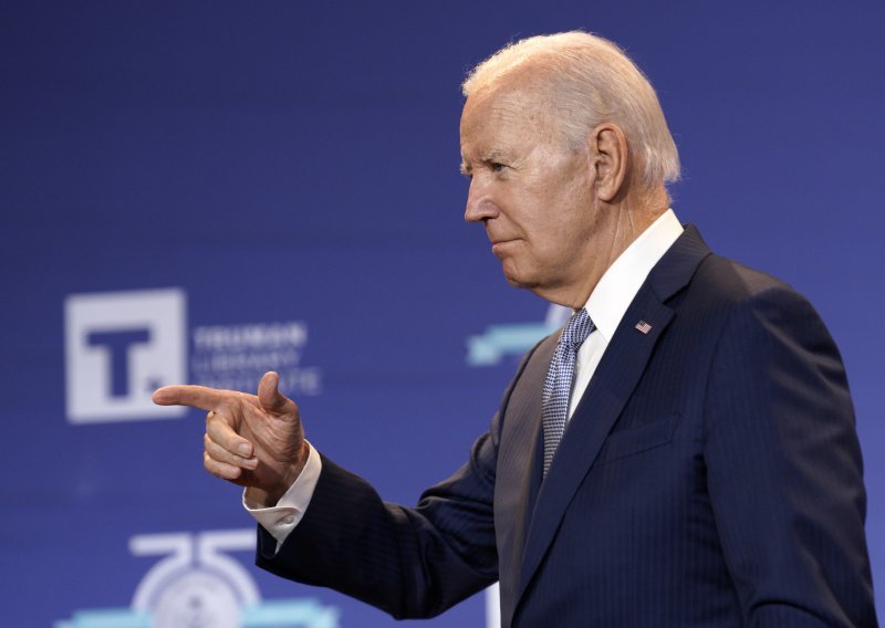 Biden traži trenutno oslobađanje nigerskog predsjednika Bazuma