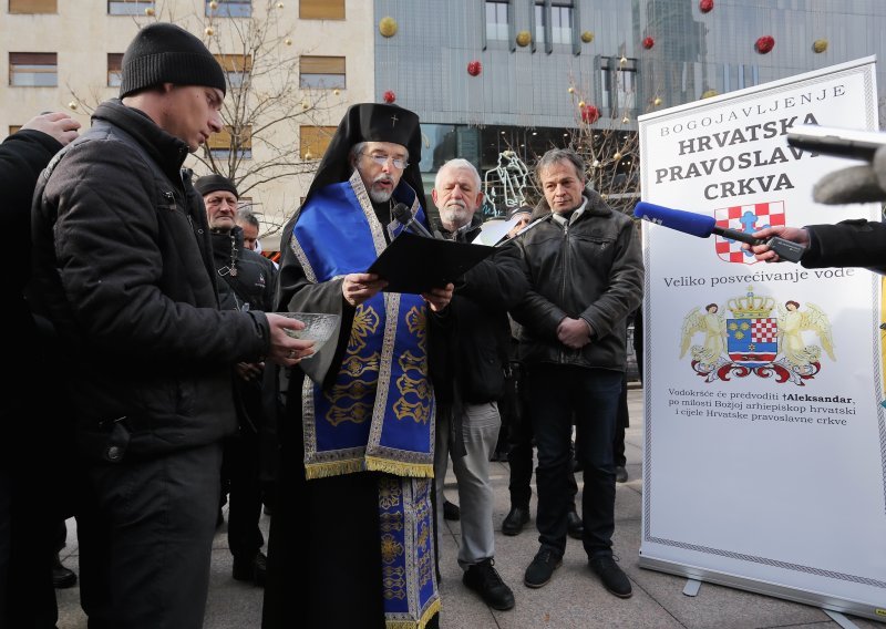 Psovke i tjeranje u četnički brlog usred Zagreba pri 'blagoslovu' vode