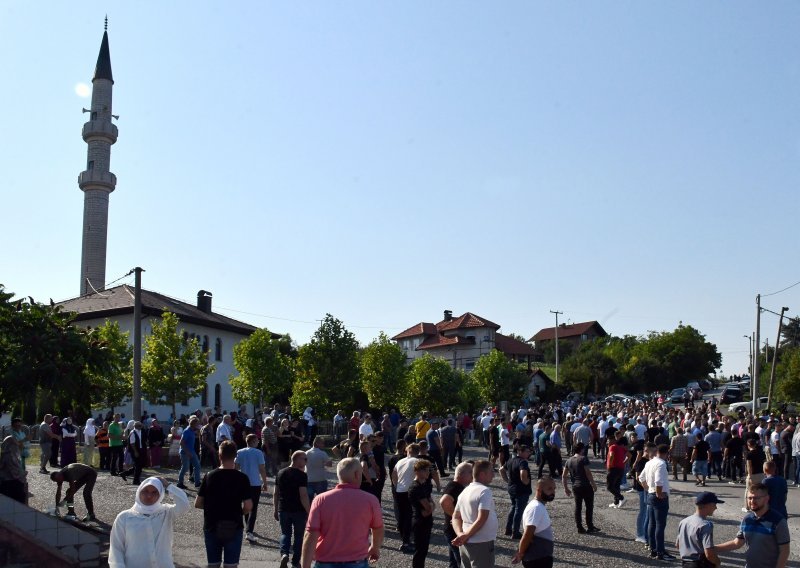 U BiH dan žalosti zbog ubojstava u Gradačcu, na SFF-u otkazane sve projekcije