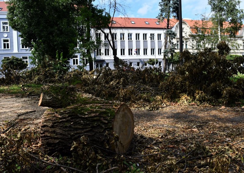 Mjesec dana u zgradi usred grada žive bez krova nad glavom, plina i tople vode