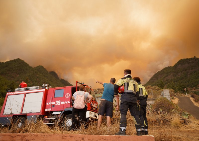 Tenerifi u plamenu, evakuirano najmanje 3800 ljudi: Ovo je najgori požar u 40 godina