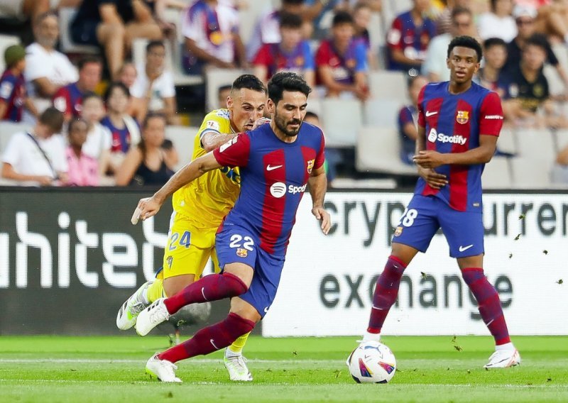 Zamjenski stadion, stare navike. Barca pobjedom krenula u obranu naslova