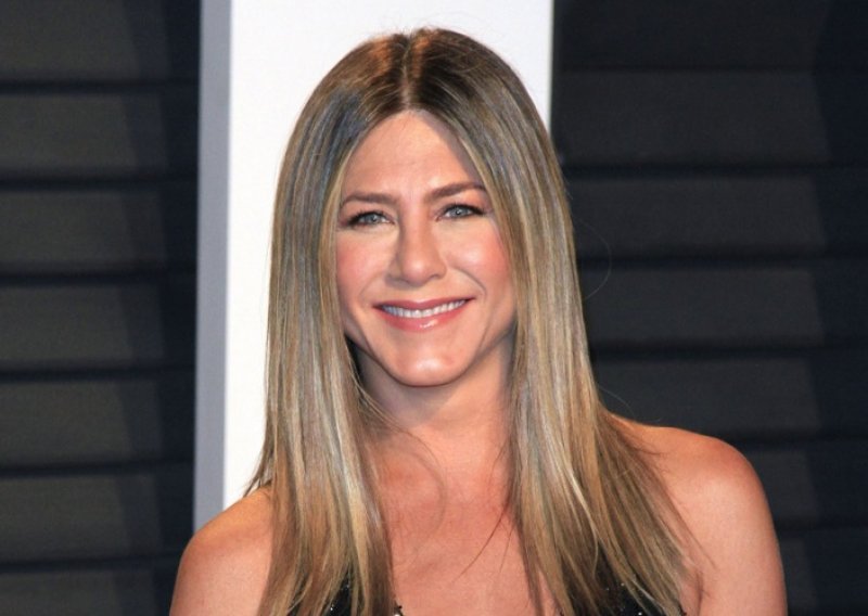 Holivudska miljenica Jennifer Aniston pokazala nevjerojatnu figuru u bikiniju