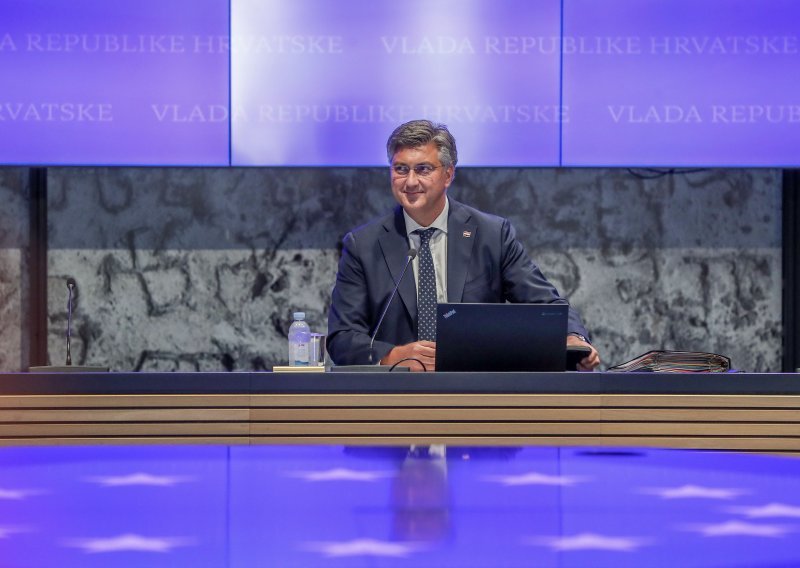 Plenković o mirovinama: Nastavit ćemo raditi sve da i dalje rastu